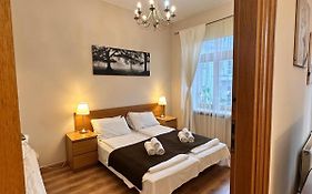 Mikolajska Apartments With Lift